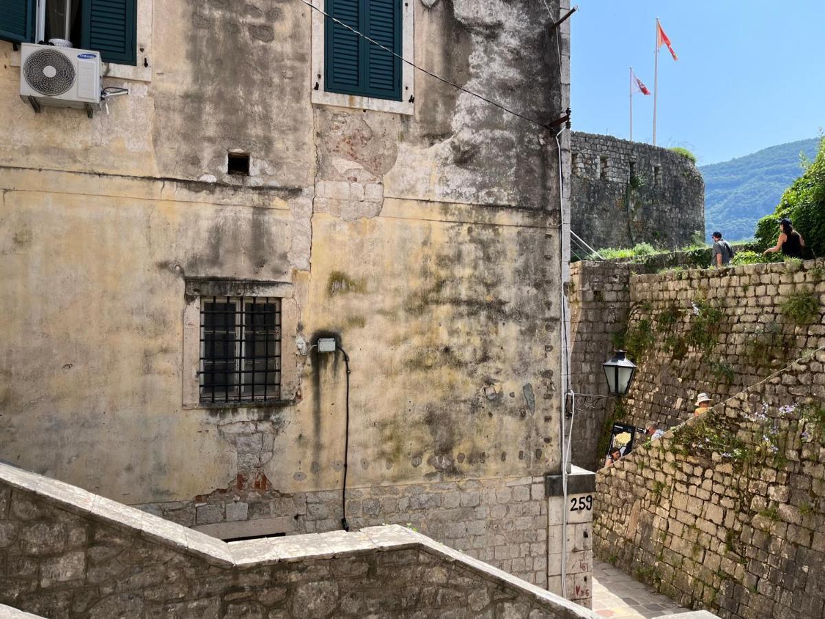South Gate Apartments 262 Kotor Extérieur photo